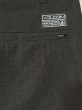 Cargar imagen en el visor de la galería, Short Volcom Doble Propósito