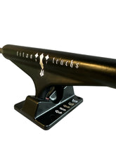 Cargar imagen en el visor de la galería, Trucks titán