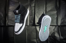 Cargar imagen en el visor de la galería, KNINE 2.0 NEGRO BLACO