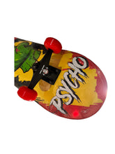 Cargar imagen en el visor de la galería, Patineta Psycho Dedo Zombie
