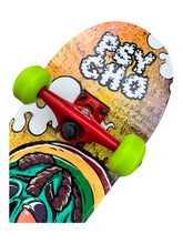 Cargar imagen en el visor de la galería, Patineta Psycho Zombie Rasta
