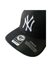 Cargar imagen en el visor de la galería, Gorra 47
