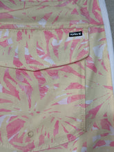 Cargar imagen en el visor de la galería, Short de playa Hurley
