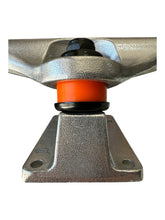 Cargar imagen en el visor de la galería, Trucks Titan
