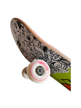 Cargar imagen en el visor de la galería, Patineta Triple Monstro
